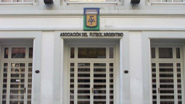 En medio de la pelea en la AFA, sale la licitación para la televisación del fútbol