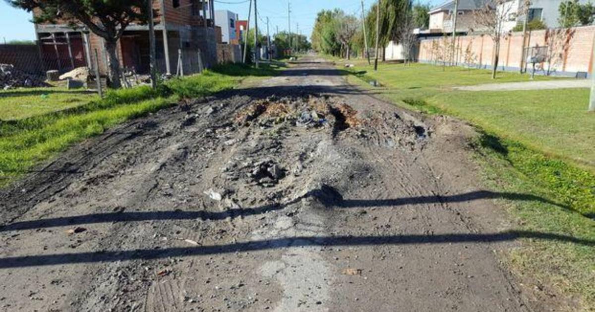 Bronca en 5, 503 y 504 por el mal estado de la calle | El Dia