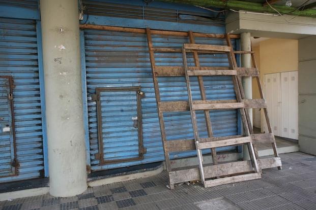 Balearon a un comerciante en un asalto en Tolosa: está muy grave