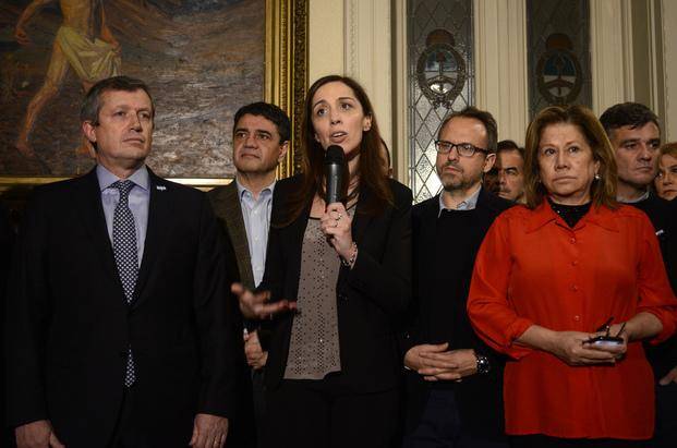 Firme reclamo de Vidal por los fondos