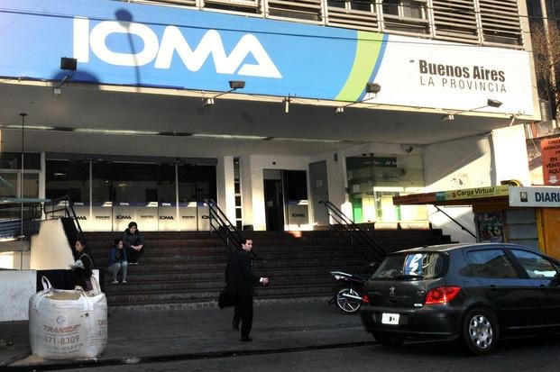 Los bonos B y C de IOMA aumentan un 15%: pasarán a costar $61 y $95