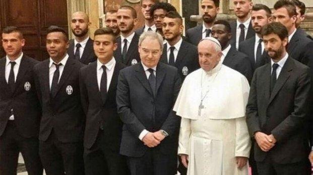 El Papa recibió a los planteles de la Juve y el Milan