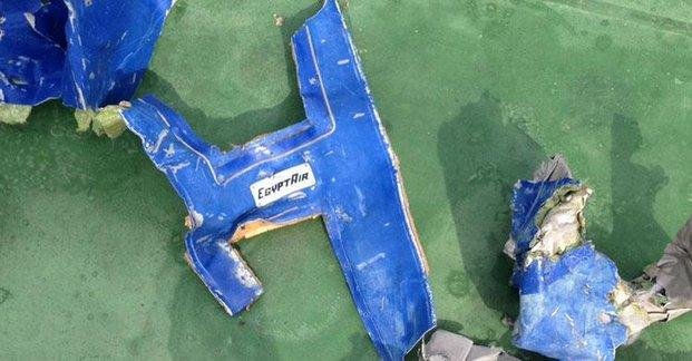 Francia confirma que hubo humo en la cabina del avión de Egyptair