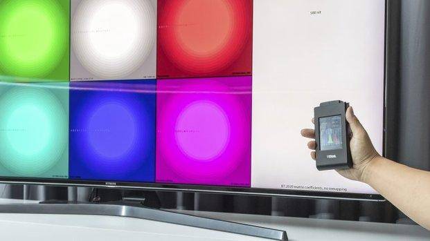 Samsung presentó su pantalla de mil millones de colores con tecnologías