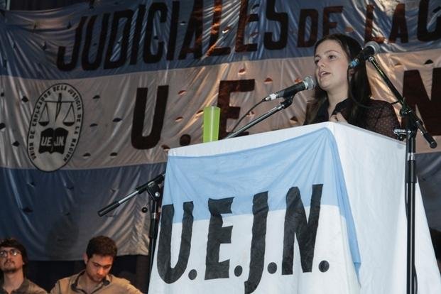 Trabajadores judiciales reclaman subas de salario