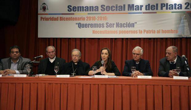 El arzobispo de Rosario pidió "darle el tiempo necesario" al Gobierno