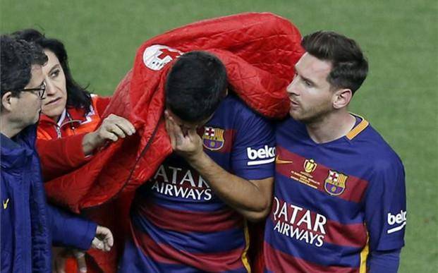 Barcelona confirmó el desgarro de Suárez