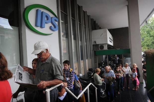 Jubilados y pensionados del IPS percibirán sus 
haberes desde el lunes 30