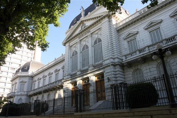 La Suprema Corte Bonaerense convocó al Gobierno y a los gremios