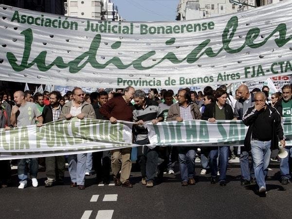 La Corte llama al diálogo por los paros en tribunales