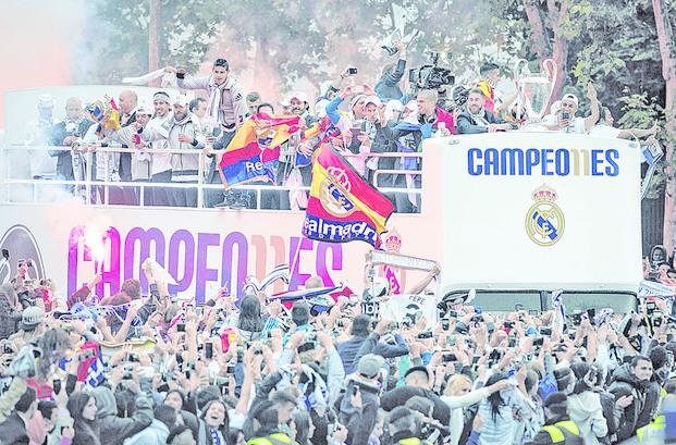 Una multitud acompañó el festejo del Real Madrid