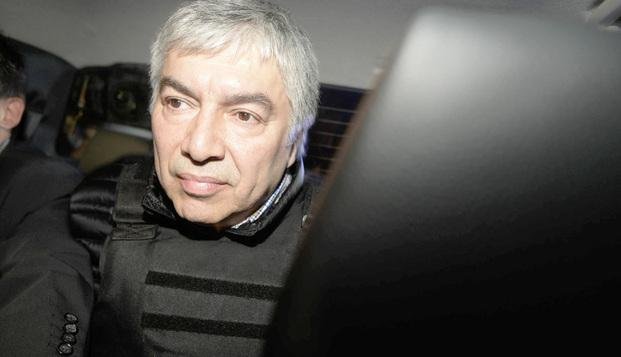 Báez pide que se investigue a 
funcionarios por obras públicas