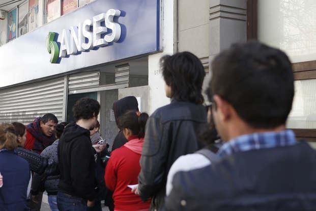 El Gobierno quiere utilizar acciones de la ANSeS para el pago a los jubilados
