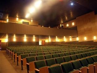Teatro de cuentos con el elenco municipal Luz y Sombra