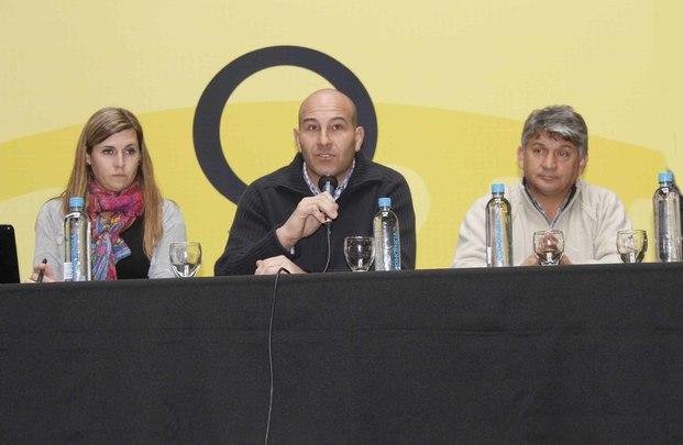 Molina presentó el plan de obra de agua y cloacas para Quilmes