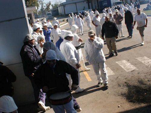 Trabajadores vuelven a tomar el frigorífico Ciaber
