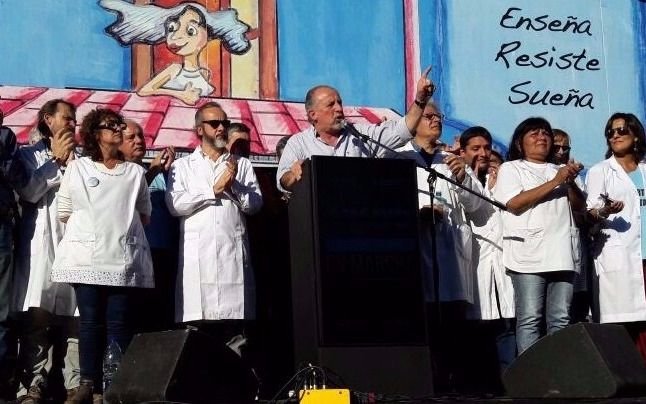  Desde CTA afirman que Macri "pretende poner al movimiento obrero de rodillas"   