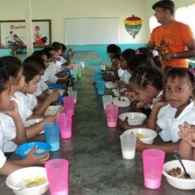 Dos entidades de la Región organizan una subasta para conseguir 1.000 litros de leche