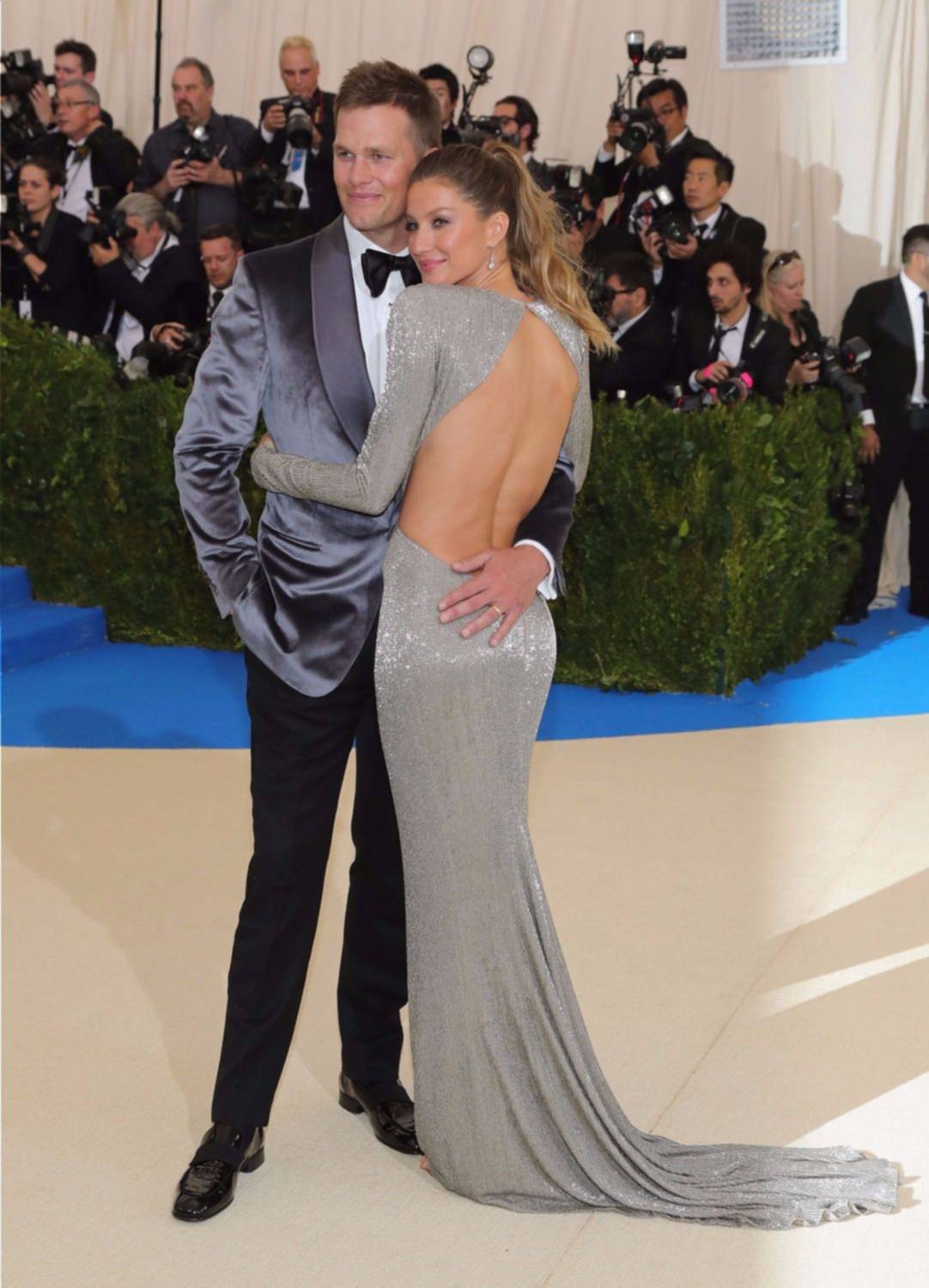 Gisele Bündchen deslumbra en la alfombra roja de la Met Gala 2017