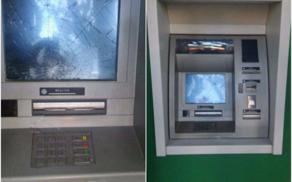 El vandalismo no da tregua: esta vez le tocó al cajero de 137 entre 60 y 61