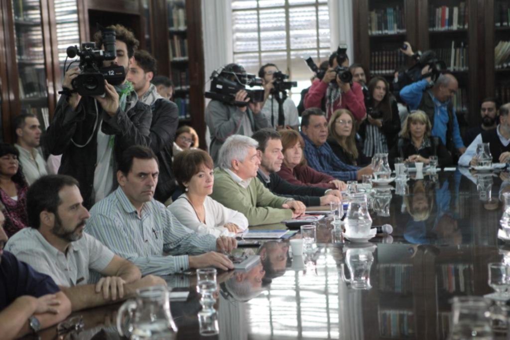 Los sindicatos docentes rechazaron otra oferta y el conflicto sigue en su laberinto
