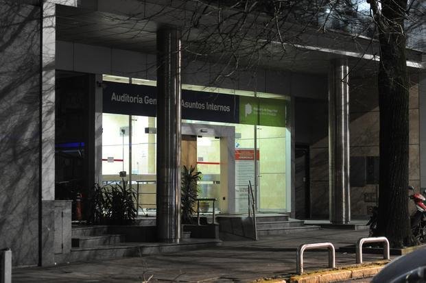 En un local de barrio Hipódromo denunciaron un pedido de coima