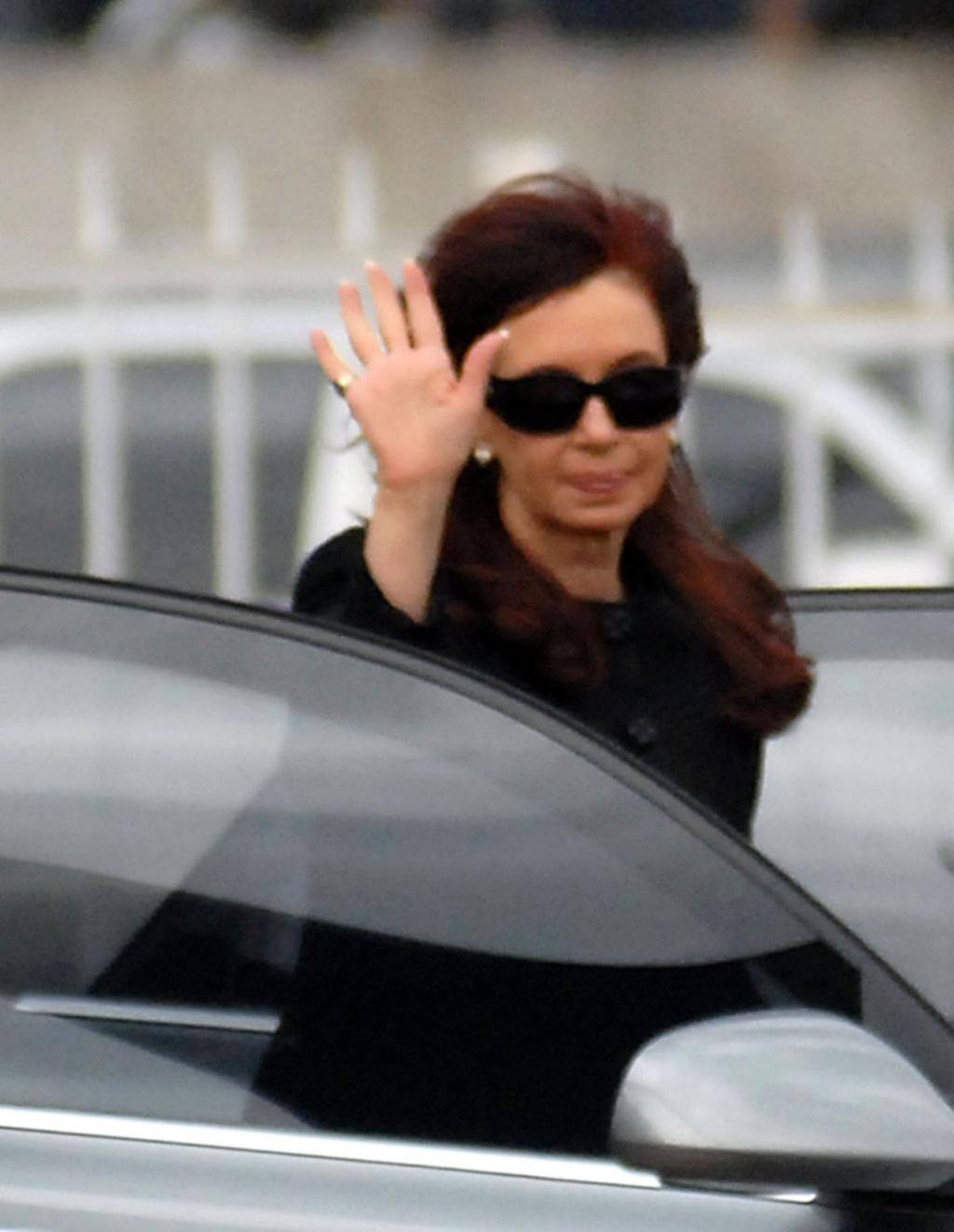 Confirman que Cristina tiene que pagar 150 mil para salir del país