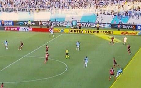 El Gobierno ahora le prohíbe el ingreso a los estadios a tres barrabravas de Racing