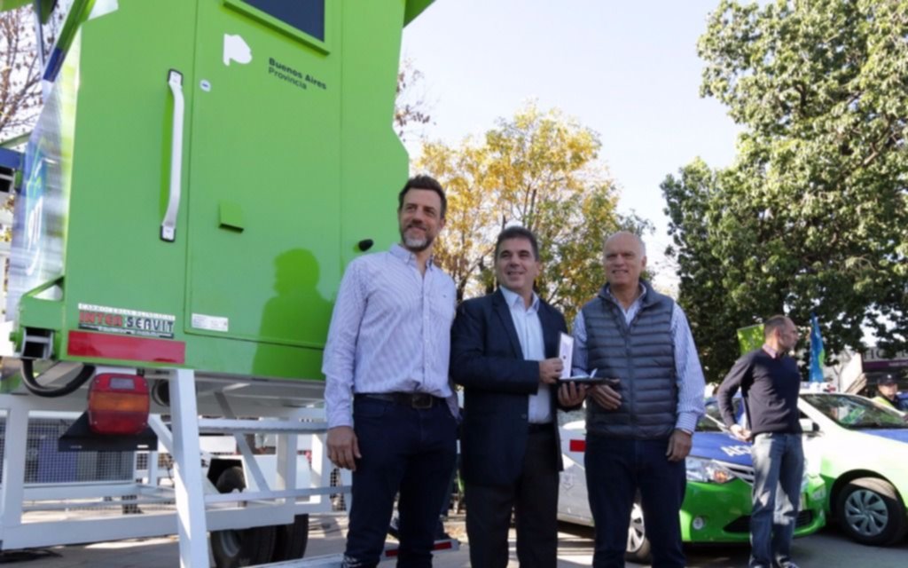 Grindetti y Ritondo presentaron la primera torre de control en la estación de Lanús