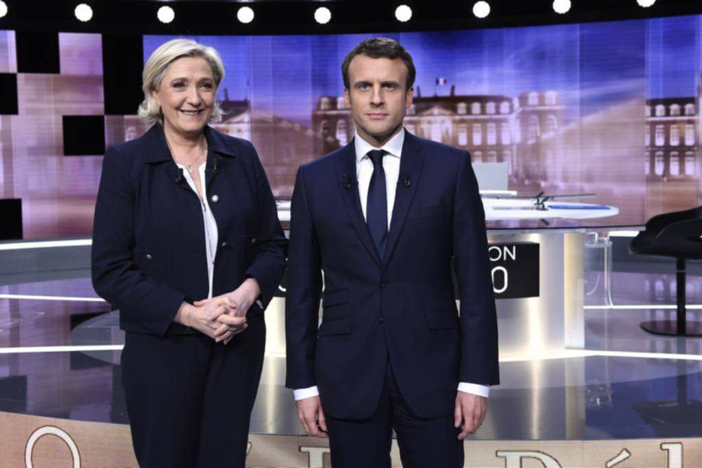 Le Pen y Macron se cruzan en un áspero debate en Francia