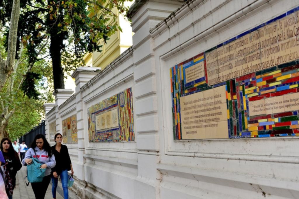 Investigan en La Plata un posible caso de “Ballena azul”