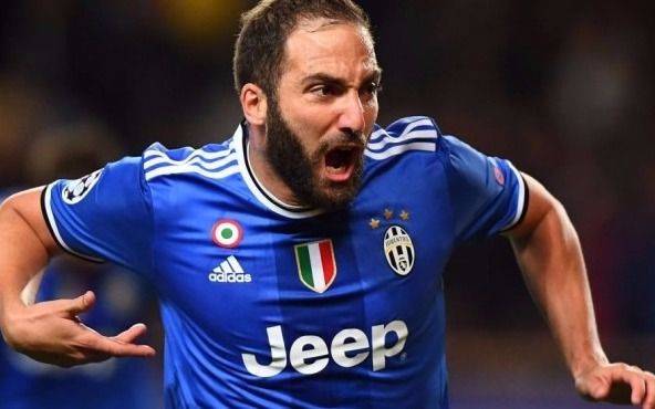 Más polémica: "sólo el periodismo puede dudar de Higuaín"