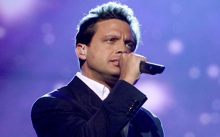 Luis Miguel tendrá una serie sobre su vida en Netflix