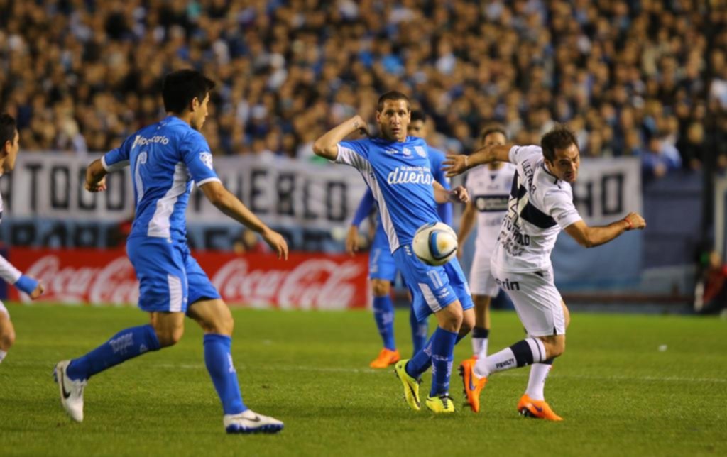 Se retrasó 15 minutos el inicio del juego