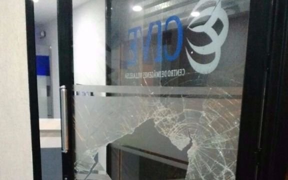 Robo armado en centro médico de Villa Elisa
