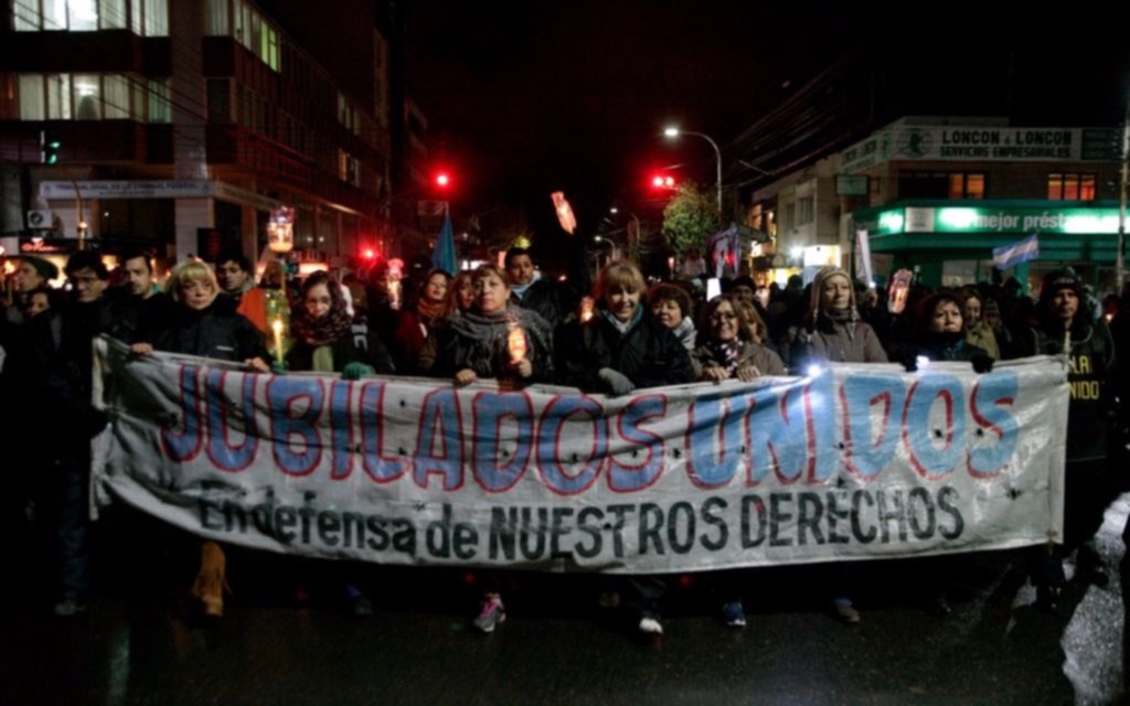Nueva marcha de antorchas pidió soluciones a la gobernadora Alicia Kirchner