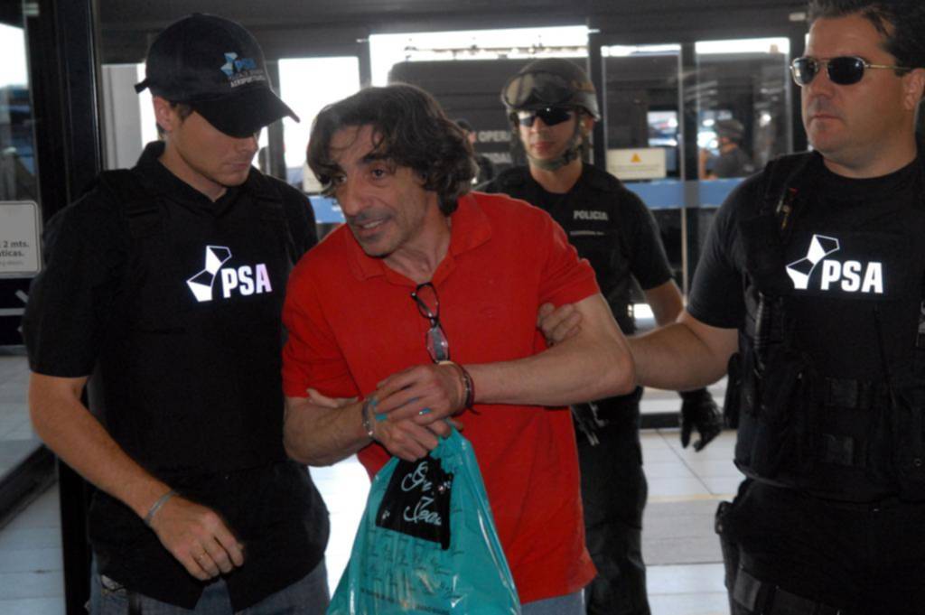 El condenado por la masacre de Flores cumplirá la pena en el país
