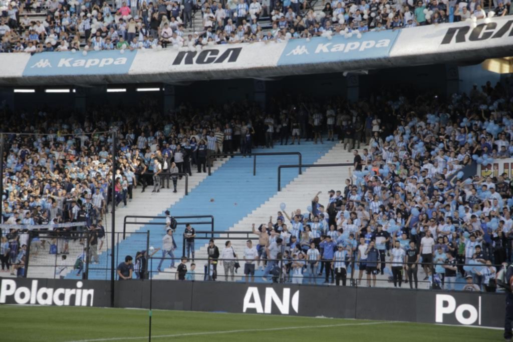 Impidieron el ingreso de barras de Racing al Cilindro