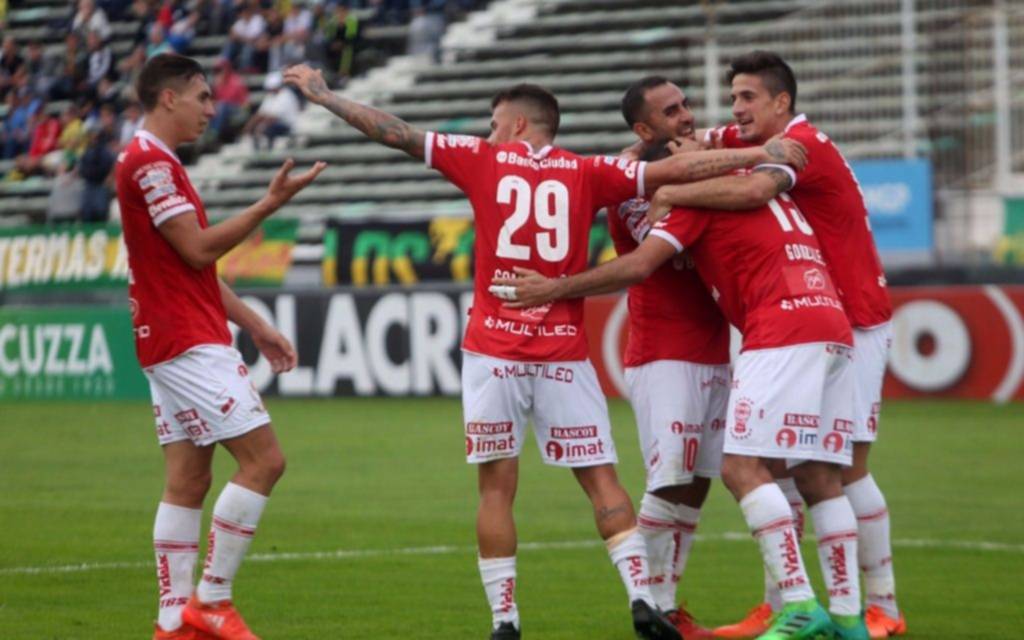 Goleada del Globo ante el Tiburón 