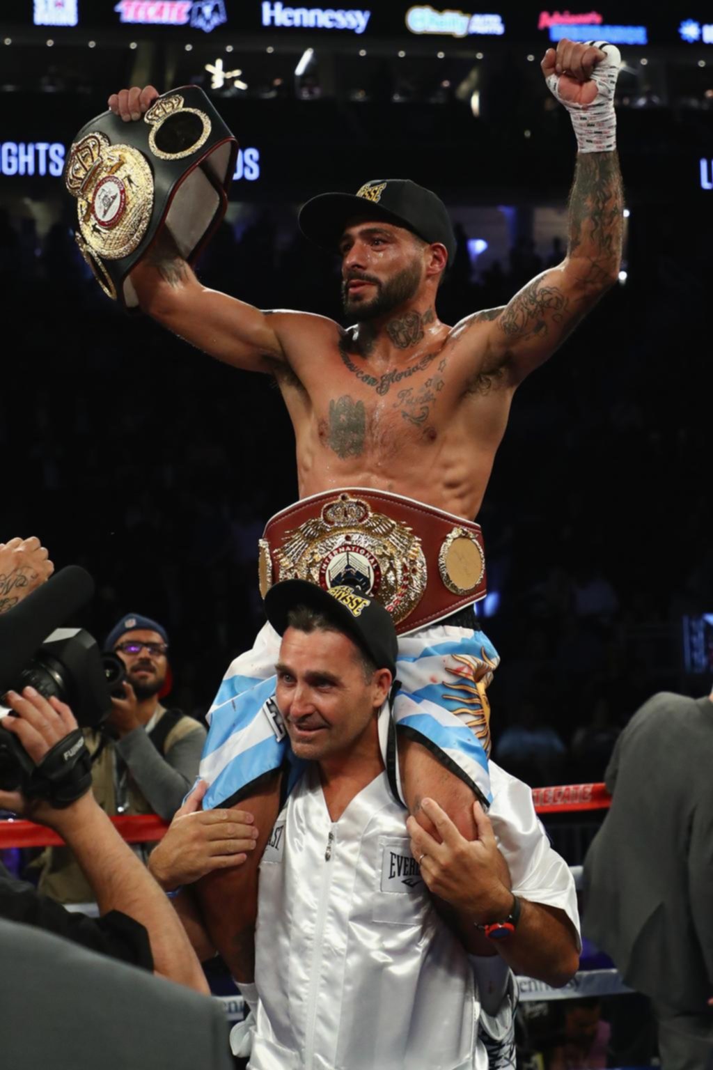 Al final, Matthysse se trajo dos títulos