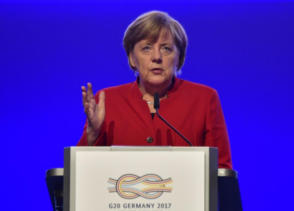 Victoria del partido de Merkel en una nueva elección regional