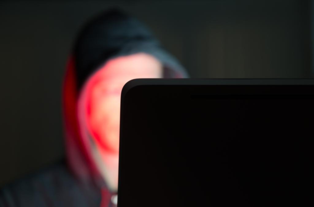 Cómo actúan los acosadores de menores en las redes sociales