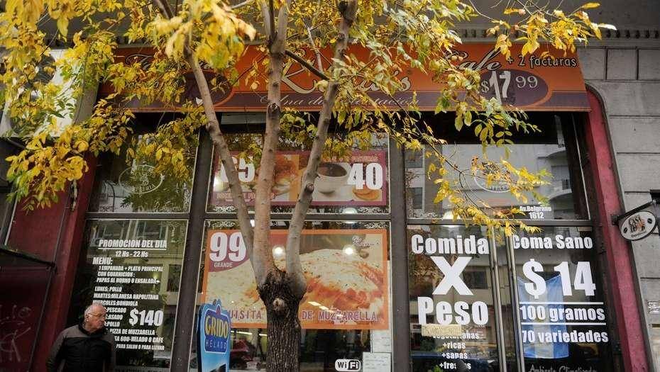 Asaltan al dueño de un bar frente a la sede central de la Policía Federal