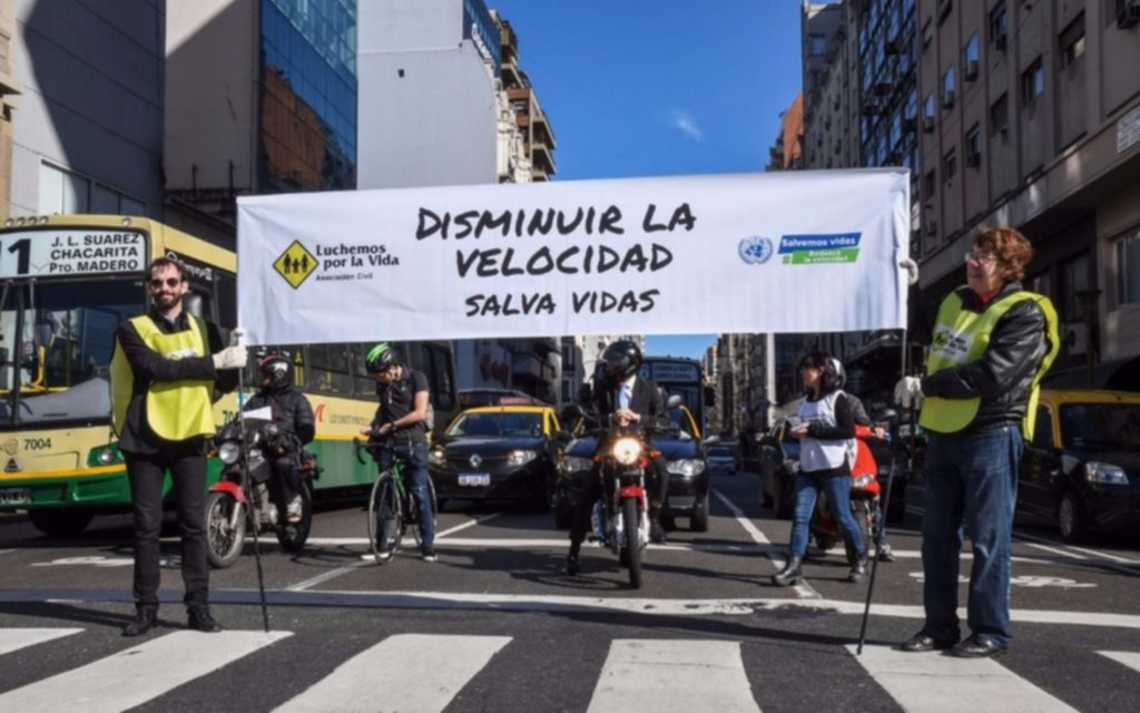 Proponen reducir 10 kilómetros la velocidad máxima para vehículos