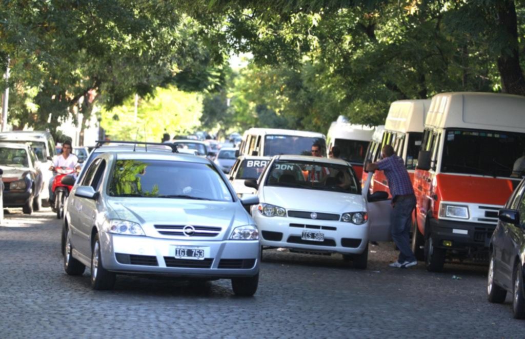 El descontrol vial en la Ciudad, un enemigo de la puntualidad escolar