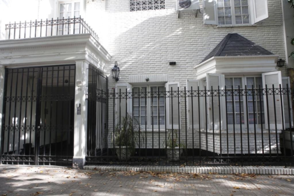 Asaltaron a una funcionaria provincial, la tomaron de los pelos y la golpearon