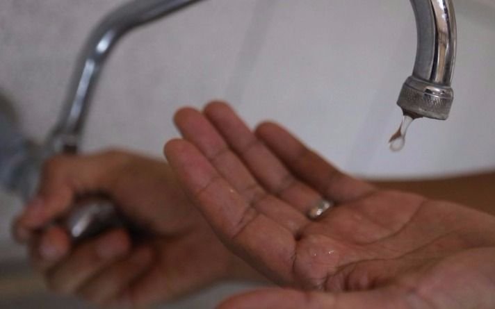 Aysa anunció baja presión o falta de agua en Quilmes