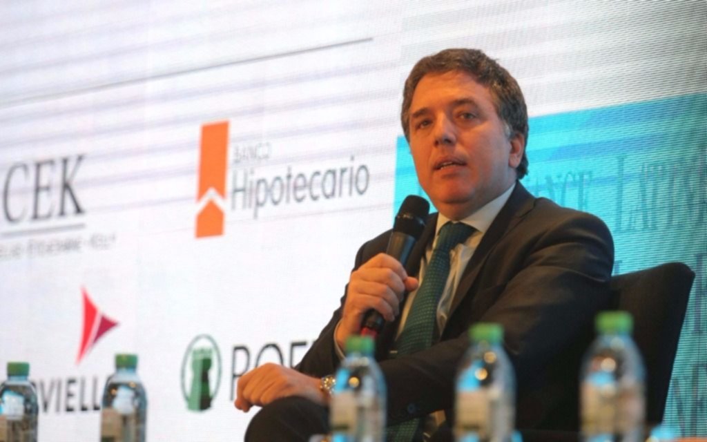 Dujovne aseguró que la inflación rondará el 1% mensual a fin de año