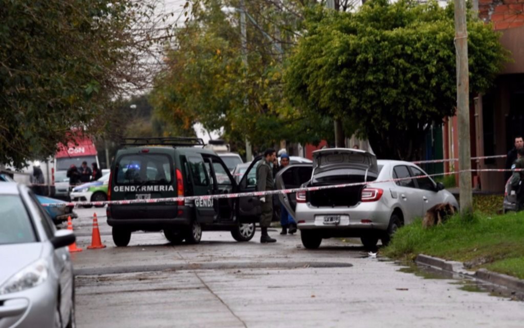 Un policía mató a un adolescente que le robó las tazas de las ruedas de su auto