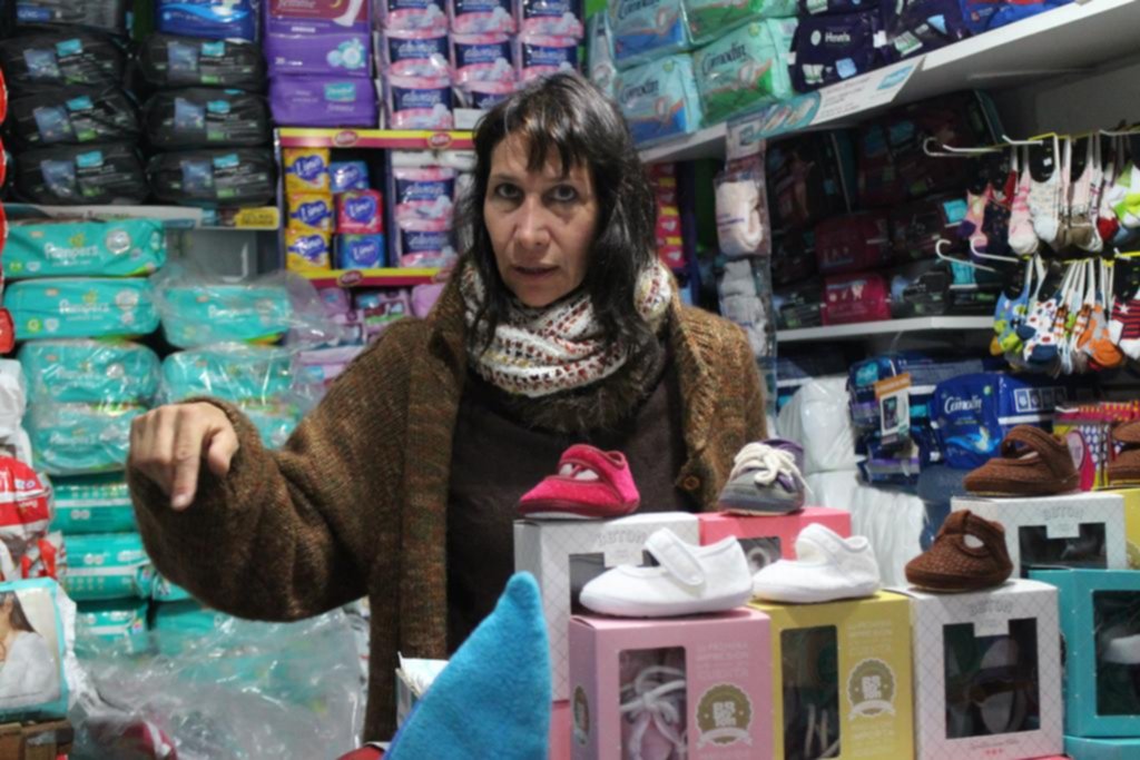 Un delincuente asaltó una pañalera de Gonnet y la empleada suplicó por su vida